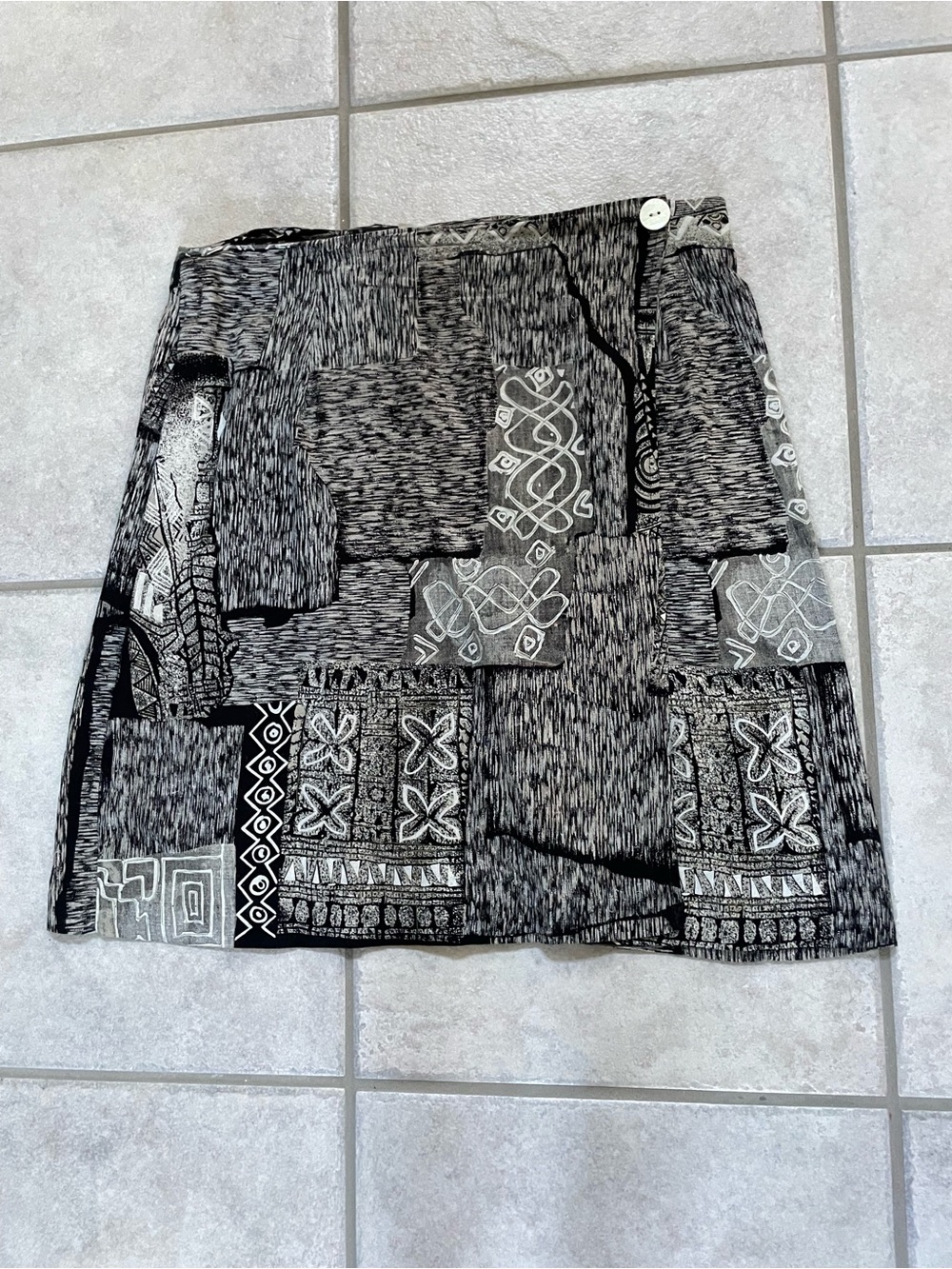 Black, White, Grey Print Wrap Mini Skirt size 10